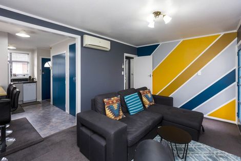 Photo of property in 2/15 Clouston Park Road, Ebdentown, Upper Hutt, 5018