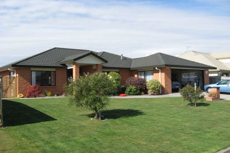 Photo of property in 7 Aburoc Place, Paraparaumu Beach, Paraparaumu, 5032