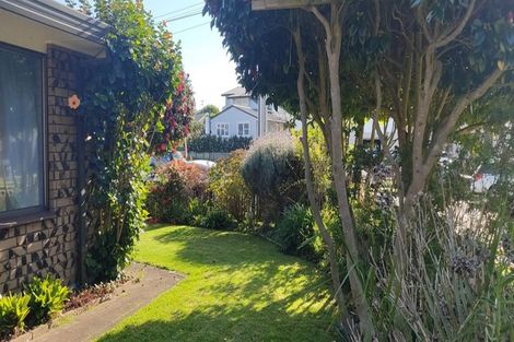 Photo of property in 2/230 Ngatai Road, Otumoetai, Tauranga, 3110