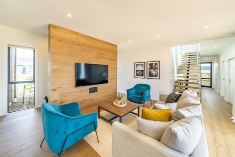 Photo of property in 25 Michael Bosher Way, Flat Bush, Auckland, 2019