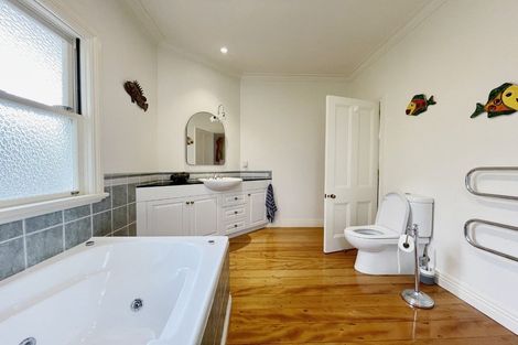 Photo of property in 7 Grahame Street, Devonport, Auckland, 0624