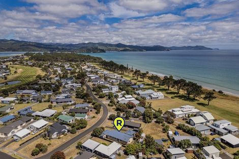 Photo of property in 104 Sands Crescent, Matarangi, Whitianga, 3592
