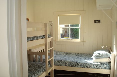 Photo of property in 27 Bournemouth Terrace, Murrays Bay, Auckland, 0630