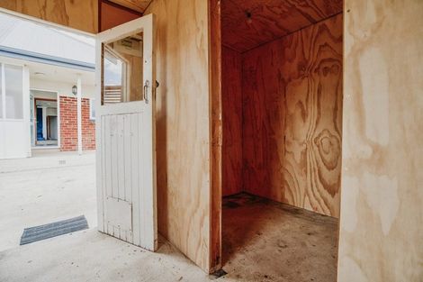 Photo of property in 18 Johnson Street, Milton, 9220