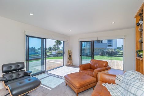 Photo of property in 22 Taonui Street, Waitarere Beach, Levin, 5510