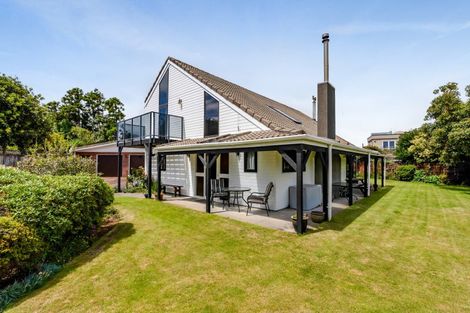 Photo of property in 24 Prudence Place, Oakura, 4314