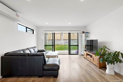 Photo of property in 22b Thornlow Street, Glendene, Auckland, 0602