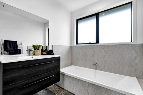 Photo of property in 9b James Drive, Bell Block, New Plymouth, 4312