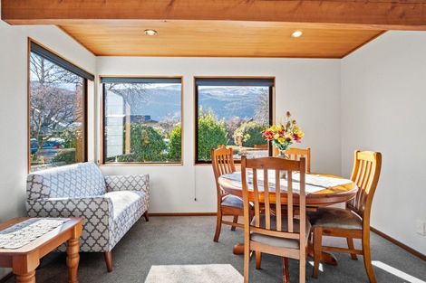 Photo of property in 42 Adamson Drive, Arrowtown, 9302