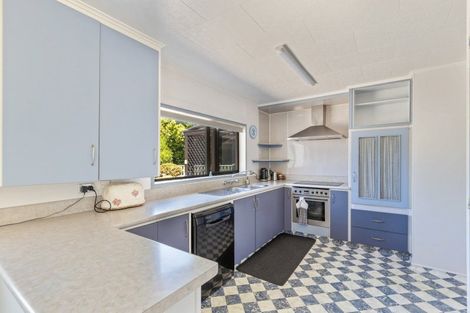 Photo of property in 529 South Road, Omata, New Plymouth, 4374