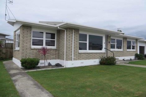 Photo of property in 55 Karaka Crescent, Levin, 5510