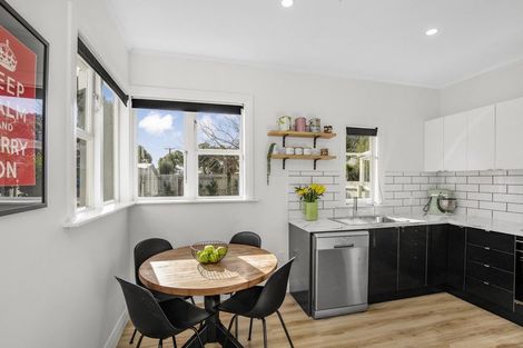 Photo of property in 24 Kauri Street, Eastbourne, Lower Hutt, 5013