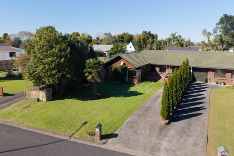 Photo of property in 19a Litchfield Place, Clarks Beach, 2122