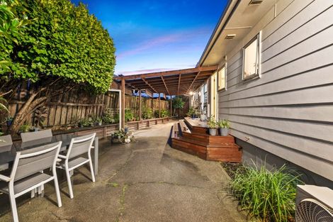 Photo of property in 24 Beauchamp Drive, Massey, Auckland, 0614