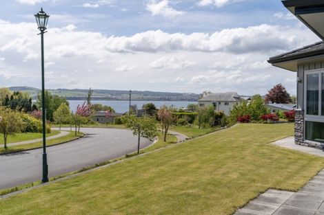 Photo of property in 30 Pukenamu Road, Rainbow Point, Taupo, 3330