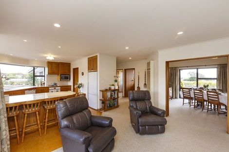 Photo of property in 515 Roberts Line, Kelvin Grove, Palmerston North, 4470