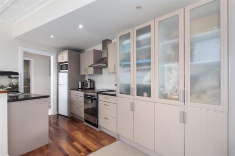 Photo of property in 2 Glade Place, Birkenhead, Auckland, 0626