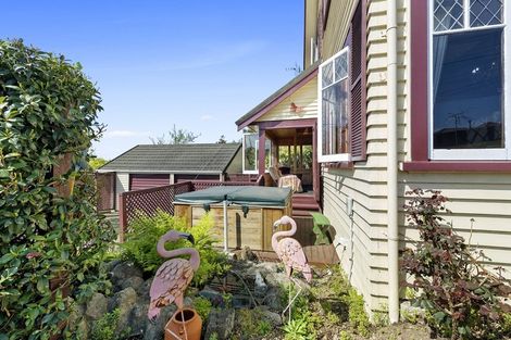 Photo of property in 69 Forest Lake Road, Forest Lake, Hamilton, 3200