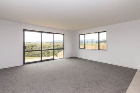 Photo of property in 35 Silicon Way, Fitzherbert, Palmerston North, 4410