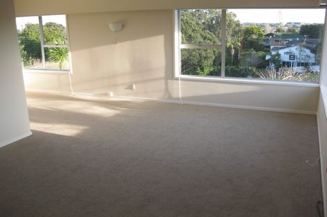Photo of property in 1/8 Tobruk Crescent, Milford, Auckland, 0620