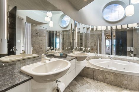 Photo of property in 105 Aeroview Drive, Beach Haven, Auckland, 0626