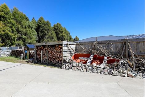 Photo of property in 16 Karaka Place, Kinloch, Taupo, 3377