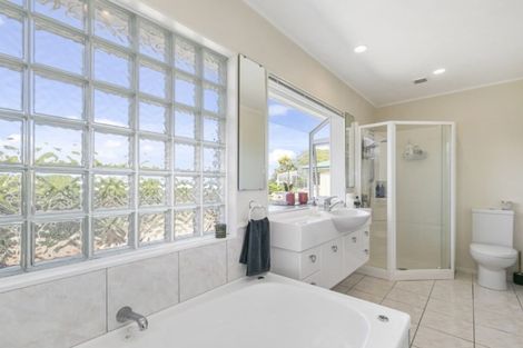 Photo of property in 7 Acacia Avenue, Maungaraki, Lower Hutt, 5010