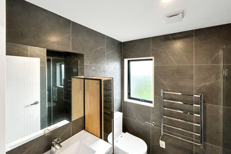 Photo of property in 2/28 Vodanovich Road, Te Atatu South, Auckland, 0610