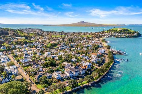 Photo of property in 2/5 King Edward Parade, Devonport, Auckland, 0624