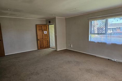 Photo of property in 1 Pinedale Place, Henderson, Auckland, 0610