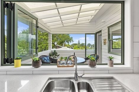 Photo of property in 956 Beach Road, Torbay, Auckland, 0630