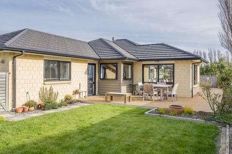 Photo of property in 8 Moy Place, Otaki, 5512