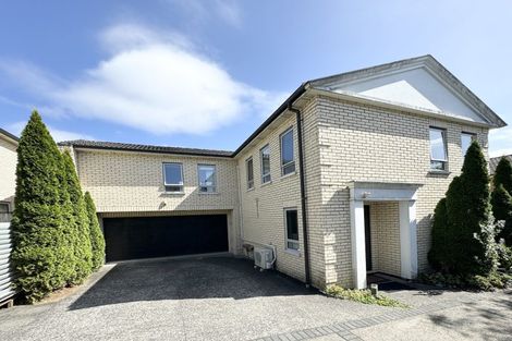 Photo of property in 61d Fields Parade, Oteha, Auckland, 0632