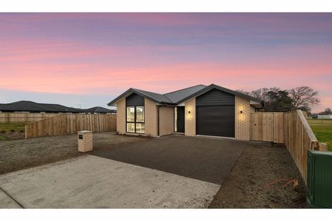 Photo of property in 27 Stackwood Avenue, Woodend, 7691