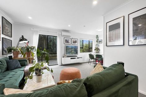 Photo of property in 73 Hamlin Road, Mount Wellington, Auckland, 1060