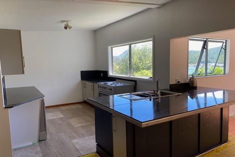 Photo of property in 13 Arthur Crescent, Waikawa, Picton, 7220