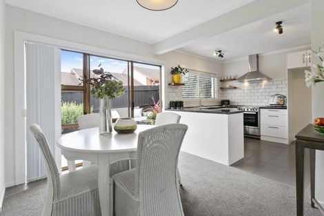 Photo of property in 4/8 Wood Street, Papakura, 2110