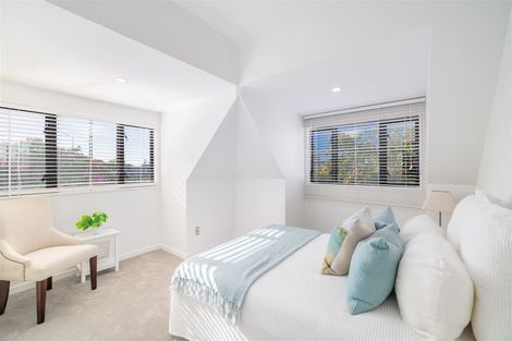 Photo of property in 2/57 Wairakei Road, Bryndwr, Christchurch, 8052