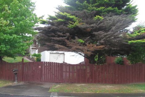 Photo of property in 15 Jenanne Place, Totara Vale, Auckland, 0629