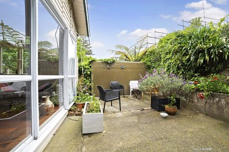 Photo of property in 8 Finnimore Terrace, Vogeltown, Wellington, 6021