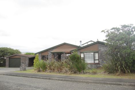 Photo of property in 20 Anaru Street, Raumati Beach, Paraparaumu, 5032