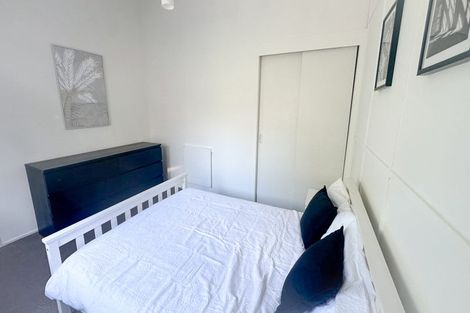Photo of property in 4 Hiwihau Place, Glenfield, Auckland, 0629