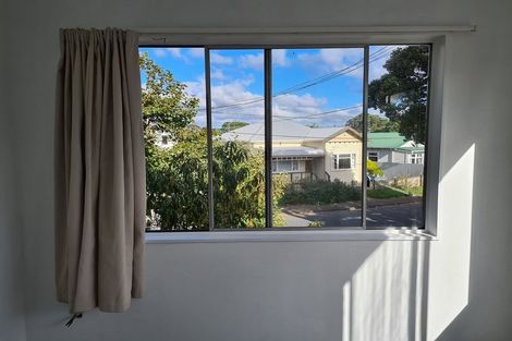 Photo of property in 71b Randwick Crescent, Moera, Lower Hutt, 5010