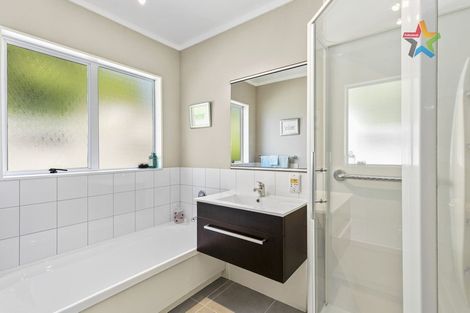 Photo of property in 4/169 Whites Line East, Waiwhetu, Lower Hutt, 5010