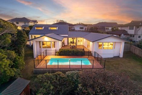 Photo of property in 23 Samwell Drive, Whitby, Porirua, 5024