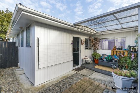 Photo of property in 16 Carow Street, Palmerston North, 4410