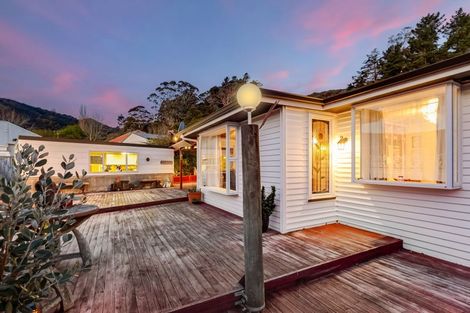 Photo of property in 3 Glen Alice Grove, Naenae, Lower Hutt, 5011