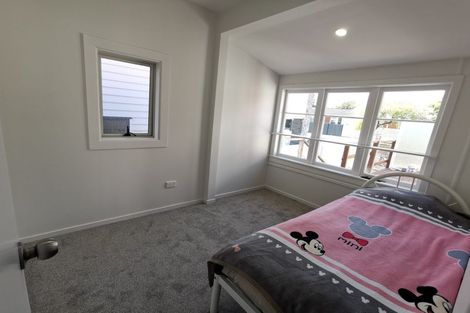 Photo of property in 52 Old Lake Road, Narrow Neck, Auckland, 0624