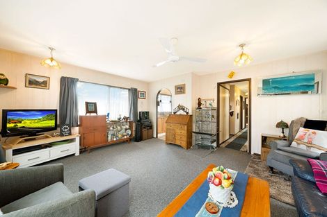 Photo of property in 2/30 Fraser Road, Narrow Neck, Auckland, 0624