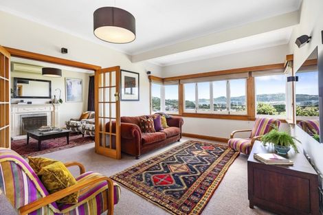 Photo of property in 43 Tio Tio Road, Miramar, Wellington, 6022